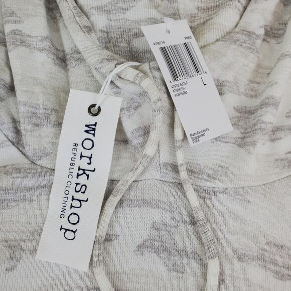 $5 Sale!!! NWT Workshop Large Drop Shoulder Long Sleeve Camo Hoodie - Picture 5 of 9